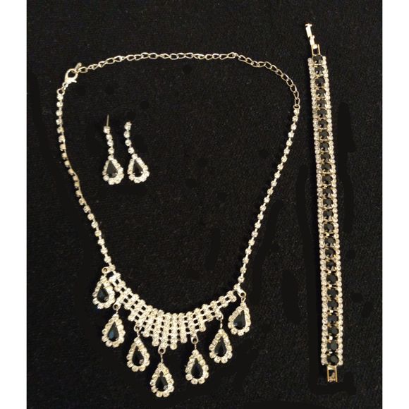 Elegant Romance 3 Piece Silver Tone Necklace Set Matching Bracelet and Earings - Picture 4 of 11